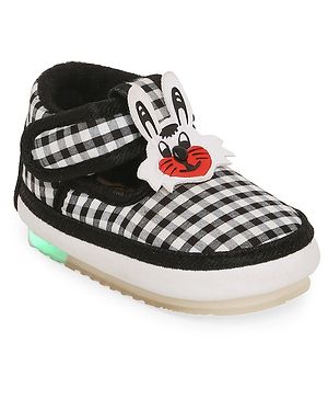 Chiu Checkered Musical LED Shoes - Black