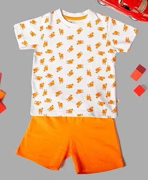Lil' Roos Half Sleeves Giraffe Printed Tee & Shorts Set - White & Orange