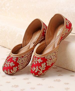 Pine Kids Ethnic Wear Mojaris - Maroon