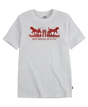 Levi's® Two Horse Pull Logo Print Half Sleeves Tee - White