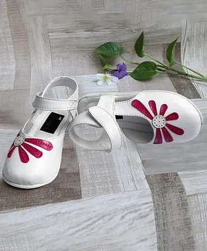 Tiny Bugs Velcro Floral Sandals - White