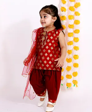 Little Bansi Sleeveless Flower Design Kurta With Salwar & Dupatta - Maroon
