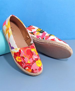 Pine Kids Casual Shoes Floral Print (Print May Vary)