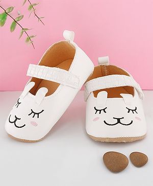 Baby Moo Blushing Kitten Booties - White