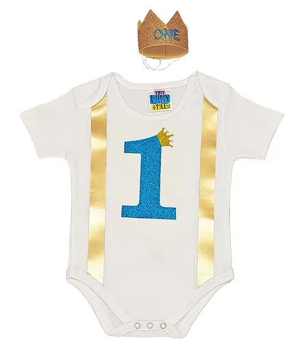 TINY MINY MEE Half Sleeves One Glitter Finish Print And Foil Panel Bodysuit With Glitter Finish Crown - White