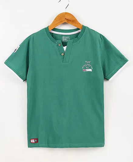 Niomoda Half Sleeves T-Shirt With Front Closure - Green