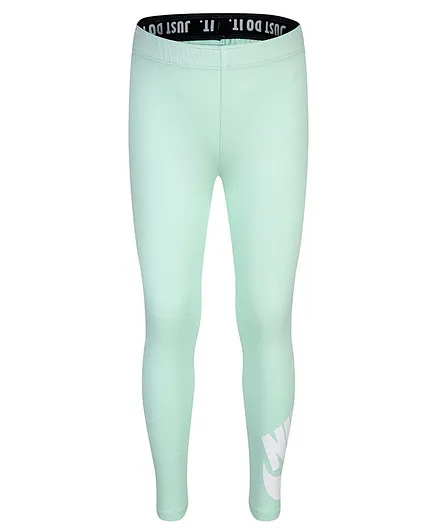 Nike Solid Capri Leggings - Green