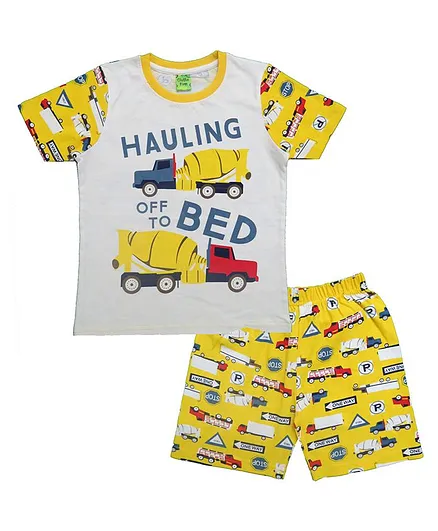 Clothe Funn Half Sleeves Hauling Bed Vehicle Printed Tee With Shorts - Yellow
