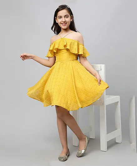Bolly Lounge Cold Shoulder Sleeves Distint Lines Printed Dress - Yellow