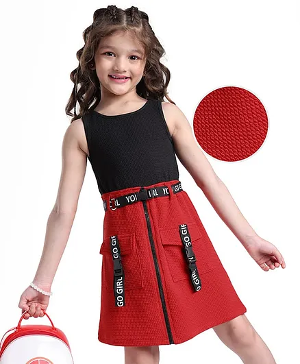 Hola Bonita Knit Sleeveless Solid Dress With Belt - Red & Black