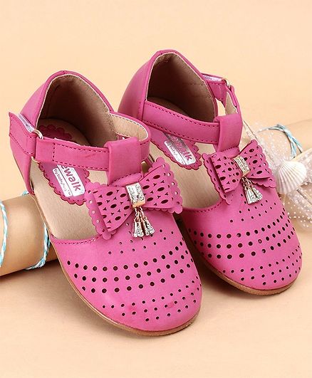 firstcry baby girl sandals