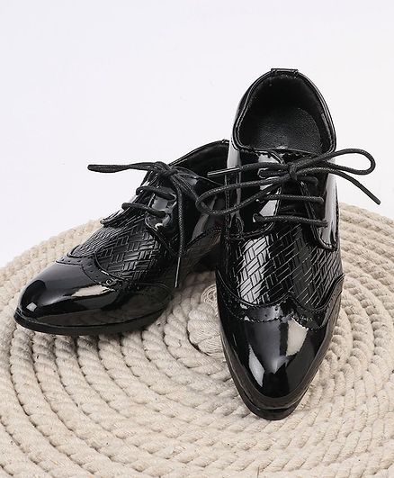 cute black walking shoes