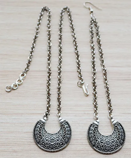 Pretty Ponytails Ethnic Traditional Kathiawadi Or Gujarati Style Maang Tikka And Necklace Set Festival Jewelry - Silver