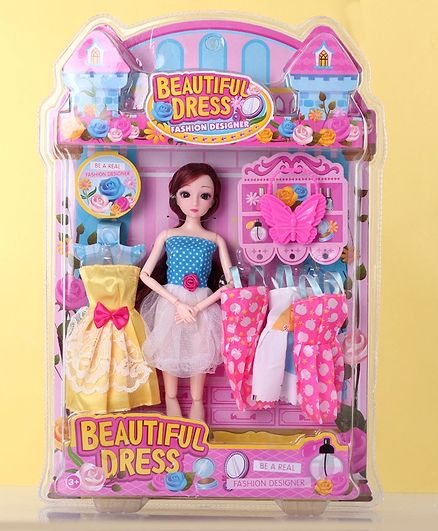 fashion doll set with 4 dolls accessories