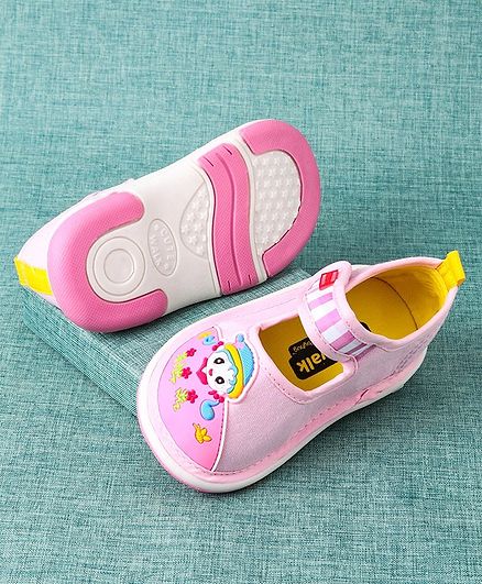 firstcry baby girl sandals