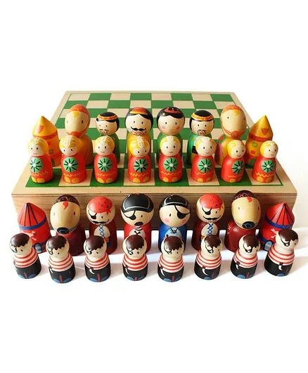 Shumee Pirates vs Royals Wooden Chess Set - Multicolor