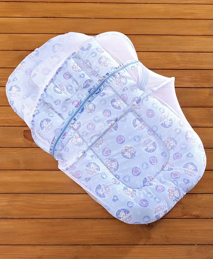 Babyhug Cotton Bedding Set with Center Zip Mosquito Net Heart Print- Blue