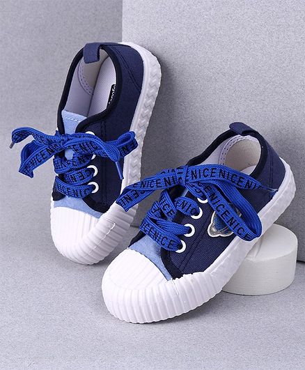 cute walk by babyhug canvas shoes