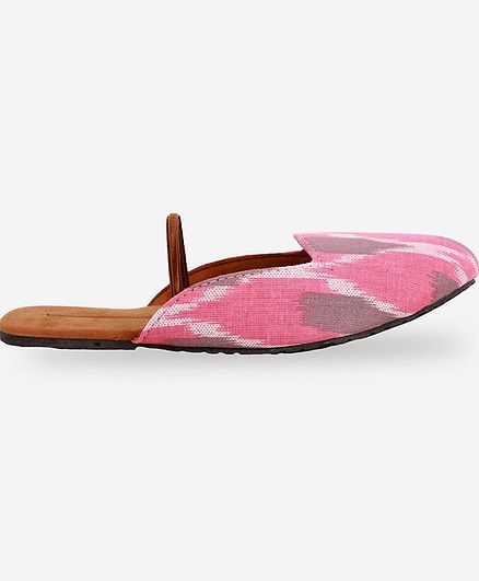 flip lock chappal