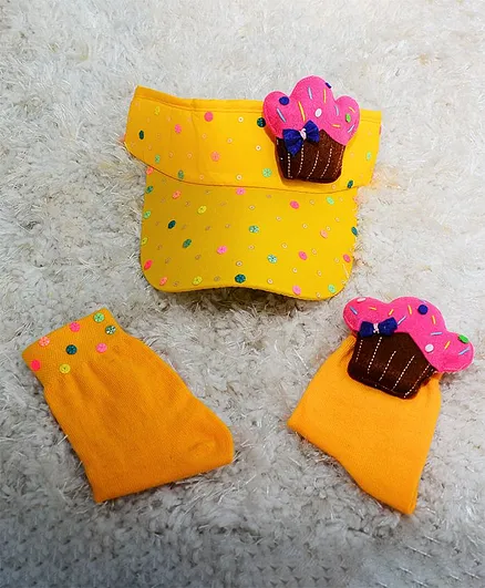 Tipy Tipy Tap Cupcake Design Cap With Socks - Yellow