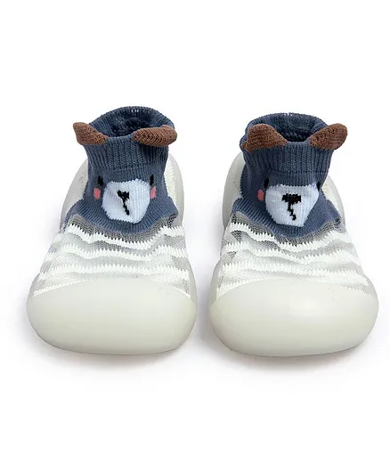 Baby Moo Bear Design Slip-On Shoes - White