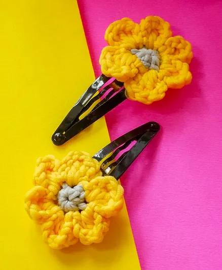 Bobbles & Scallops Pair Of Small Daisy Snap Clips - Yellow