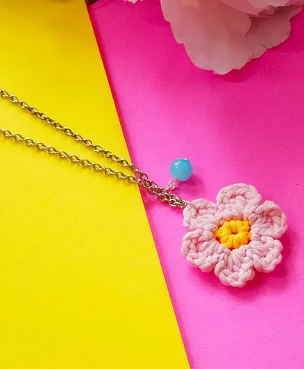 Bobbles & Scallops Crochet Daisy Necklace - Pink