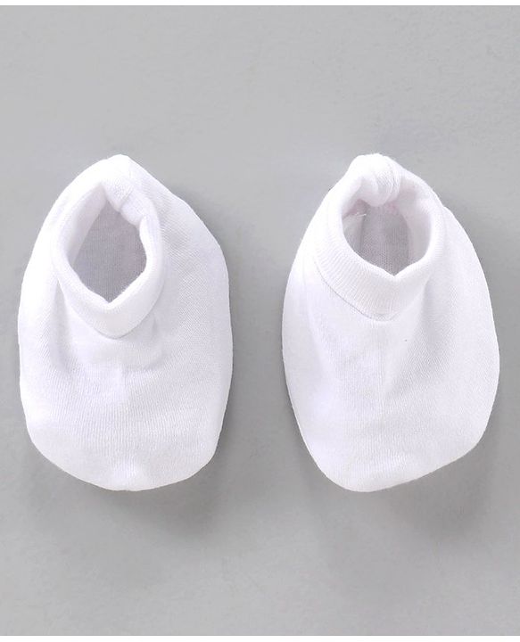 Babyhug 100% Cotton Cap Mittens And Booties Set White - Cap Diameter 9.5 cm