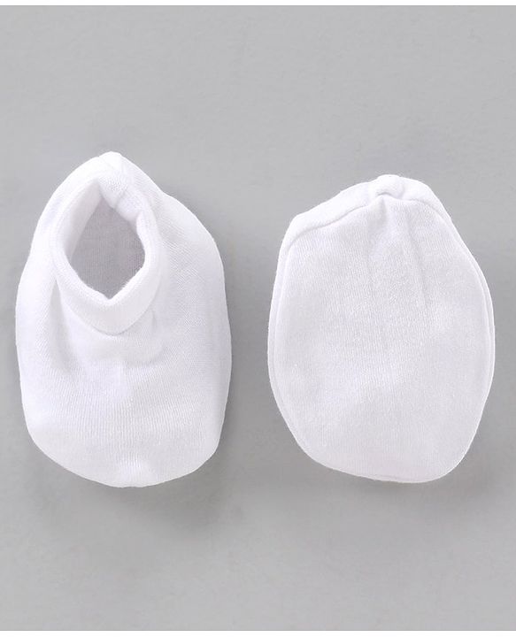 Babyhug 100% Cotton Cap Mittens And Booties Set White - Cap Diameter 9.5 cm