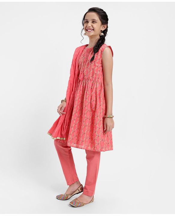 Pine Kids Sleeveless Printed Kurti Churidar Set With Dupatta- Pink