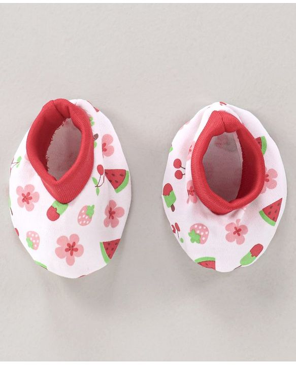 Babyhug 100% Cotton Cap Mittens & Booties Set Printed Red - Diameter 11 cm