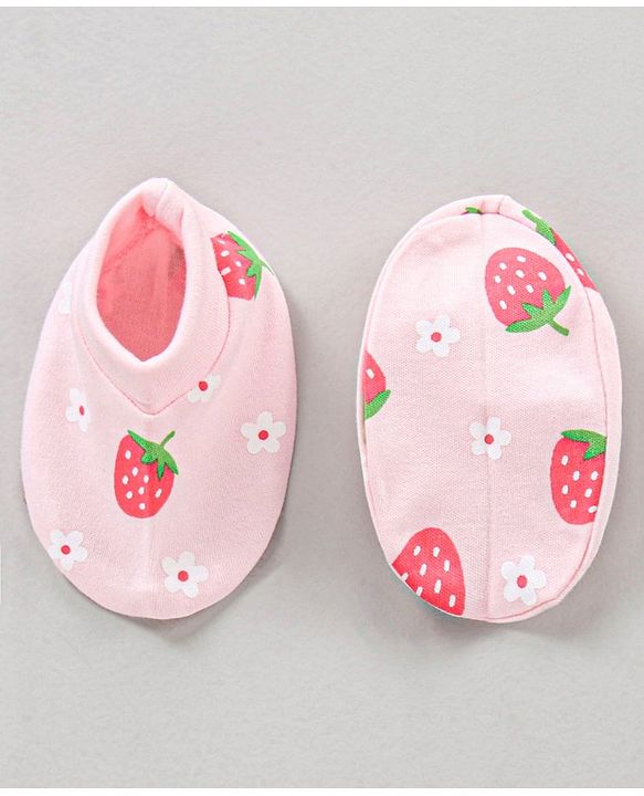 Babyhug 100% Cotton Caps Mittens & Booties Set Strawberry Printed - Diameter 18 cm