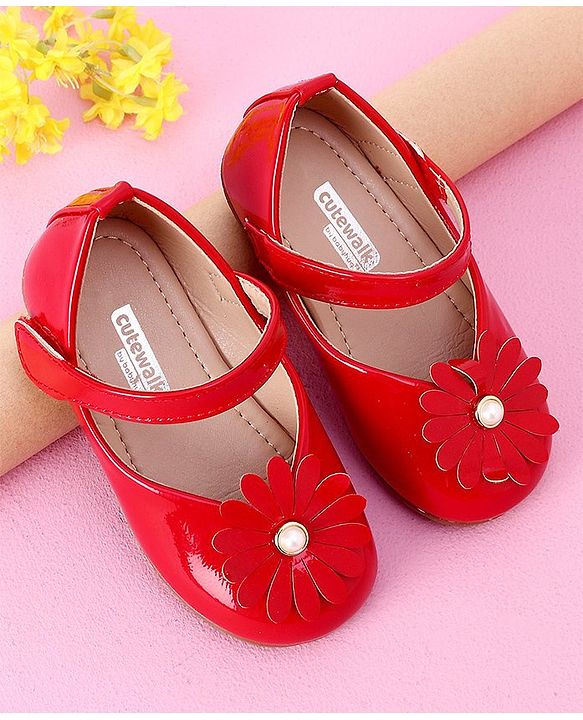 Cute Walk by Babyhug Sandals Floral & Beads Applique - Red