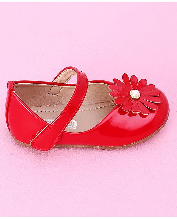 Cute Walk by Babyhug Sandals Floral & Beads Applique - Red