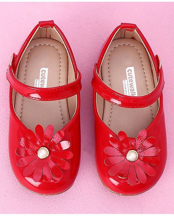 Cute Walk by Babyhug Sandals Floral & Beads Applique - Red