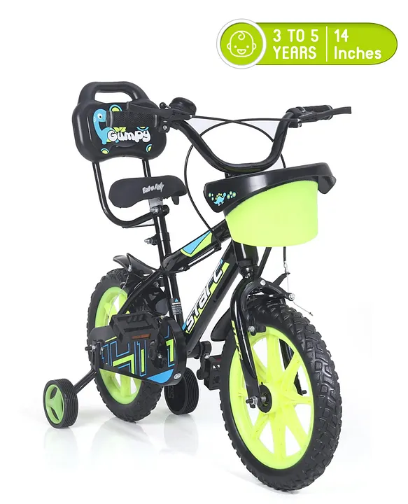 Cycle with outlet training wheels