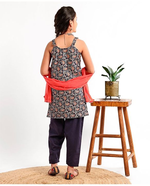 Pine Kids Sleeveless Printed Kurti & Churidar Set With Dupatta - Navy Blue