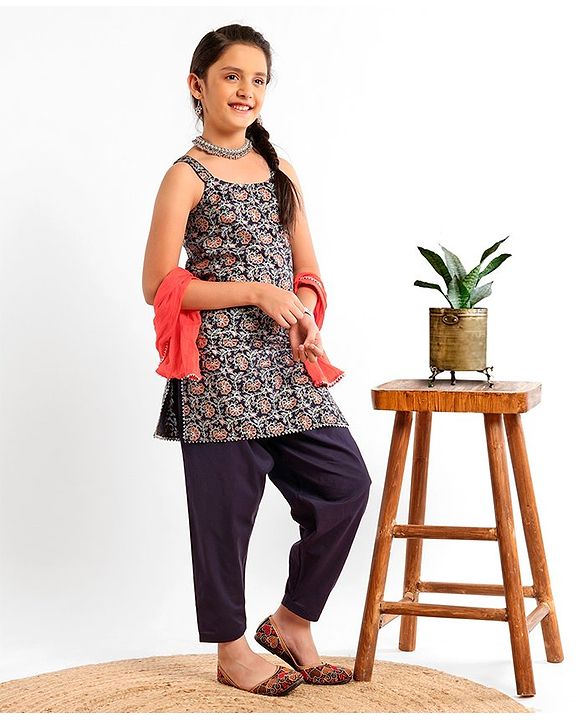 Pine Kids Sleeveless Printed Kurti & Churidar Set With Dupatta - Navy Blue
