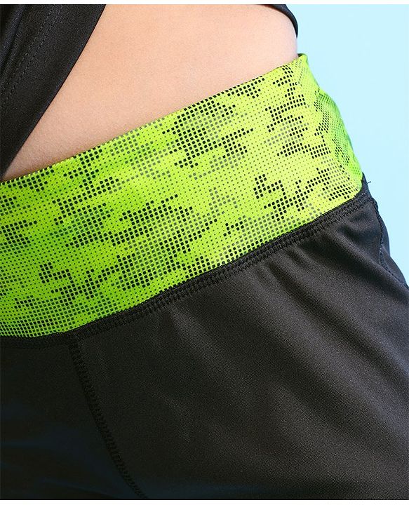Pine Active Sleeveless Sports T-Shirt And Shorts Text Print - Black & Green