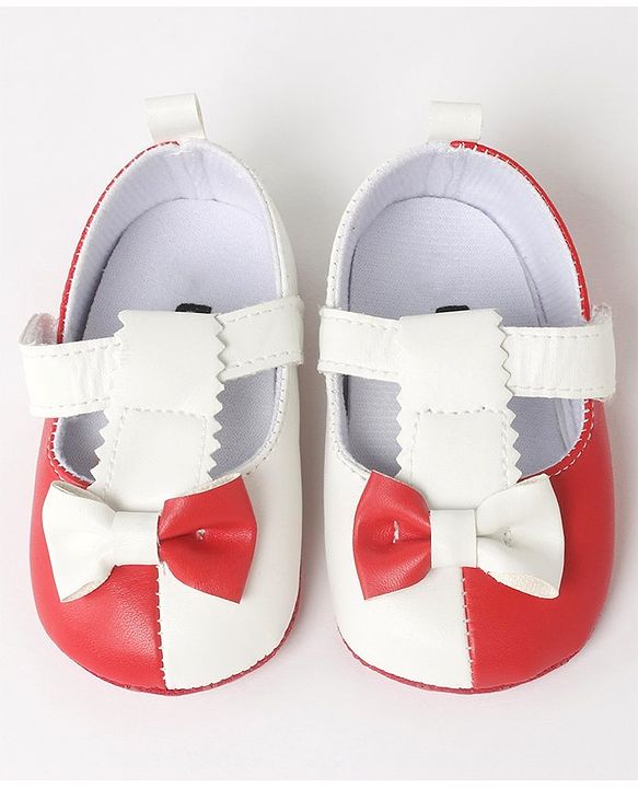 Cute Walk by Babyhug Velcro Booties Bow Applique - Red
