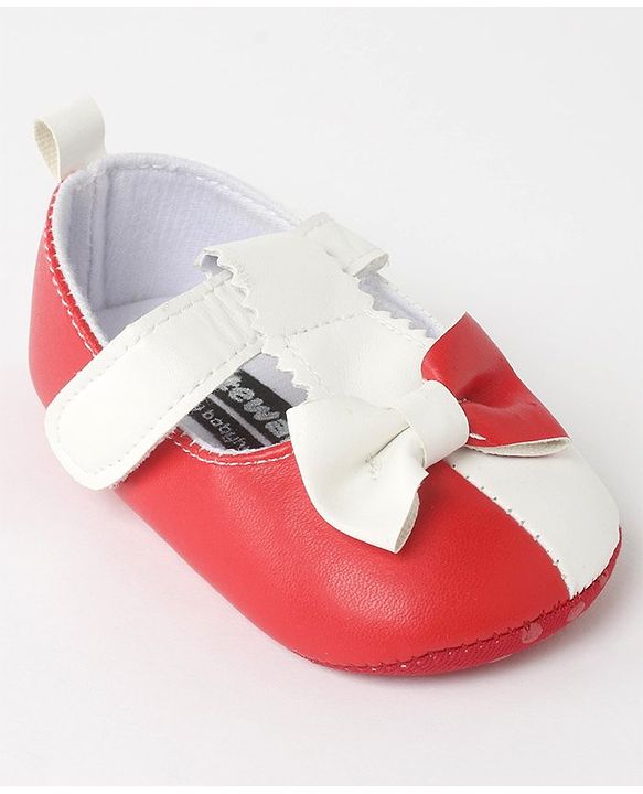 Cute Walk by Babyhug Velcro Booties Bow Applique - Red