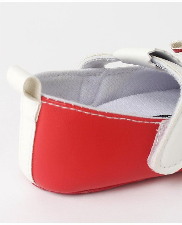 Cute Walk by Babyhug Velcro Booties Bow Applique - Red