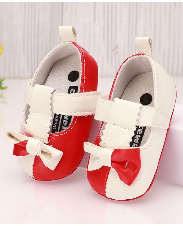 Cute Walk by Babyhug Velcro Booties Bow Applique - Red White