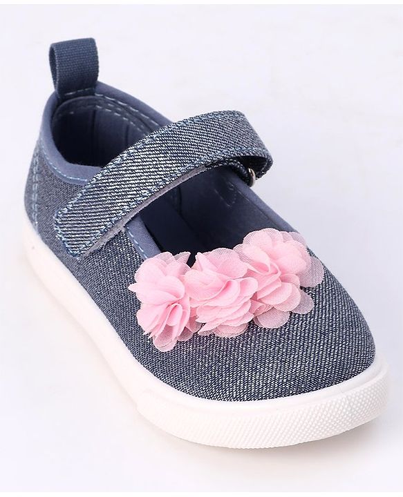 Cute Walk by Babyhug Velcro Closure Casual Shoes With Flower Applique- Blue
