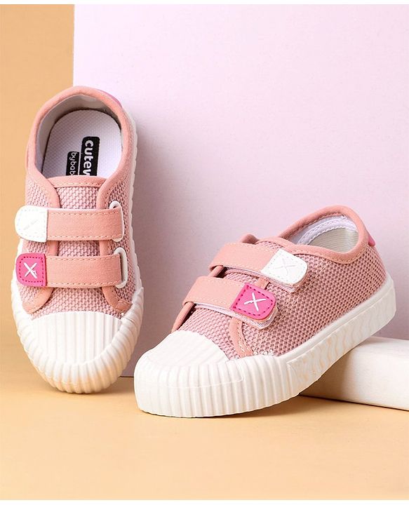 Cute Walk by Babyhug Velcro Closure Casual Shoes Solid- Pink