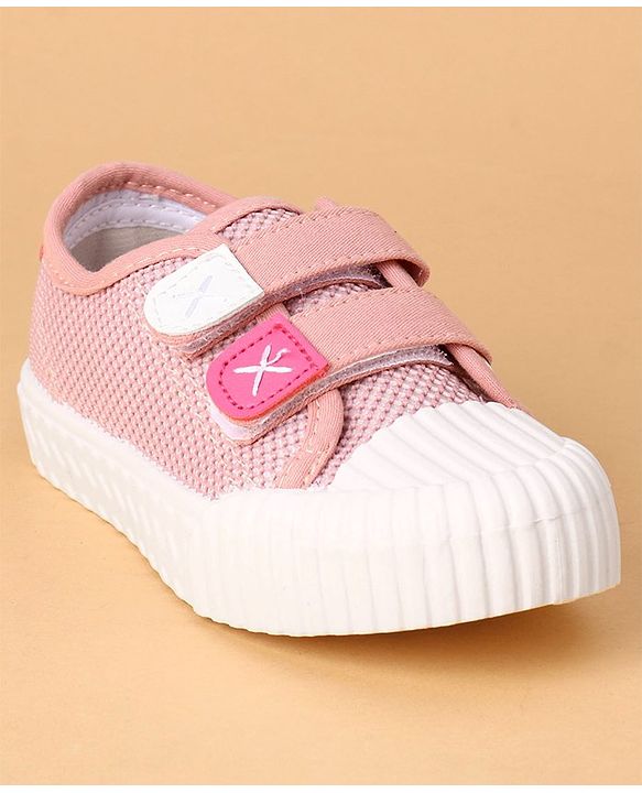 Cute Walk by Babyhug Velcro Closure Casual Shoes Solid- Pink