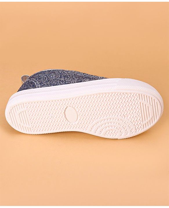 Cute Walk by Babyhug Casual Shoes Heart Applique - Blue