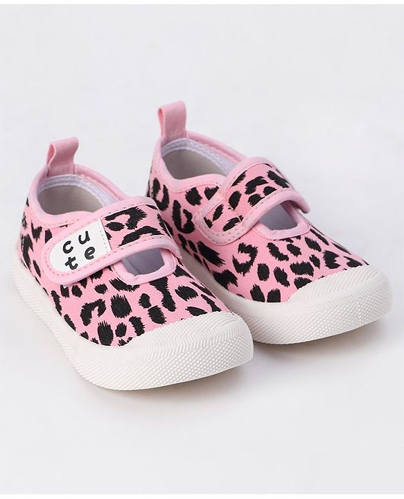 Cute Walk by Babyhug Velcro Closure Casual Shoes- Pink