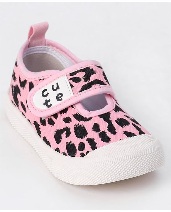 Cute Walk by Babyhug Velcro Closure Casual Shoes- Pink
