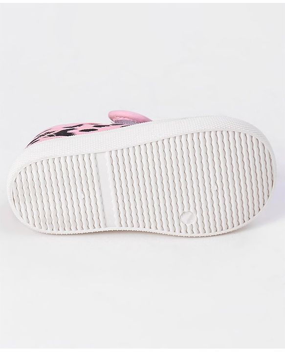 Cute Walk by Babyhug Velcro Closure Casual Shoes- Pink
